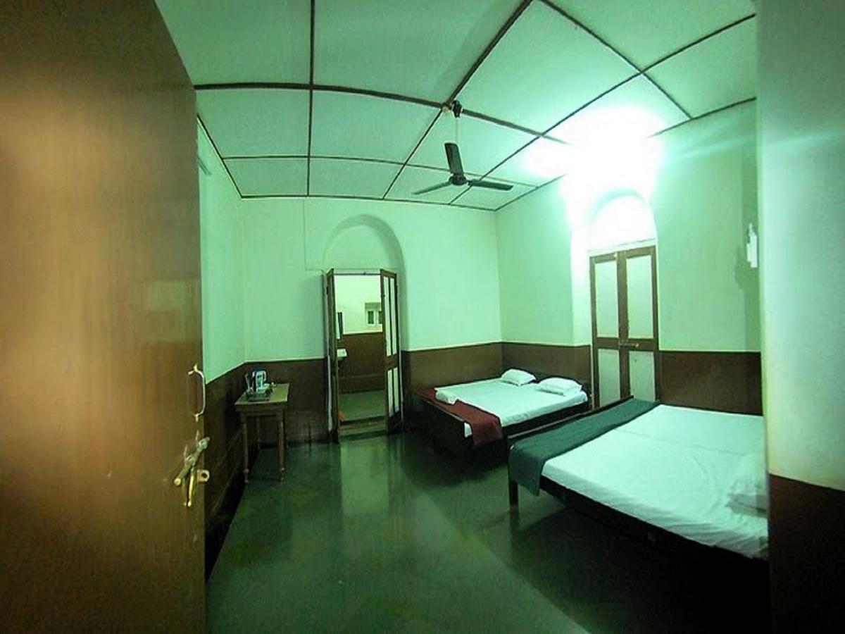Cecil Hotel 마테란 외부 사진